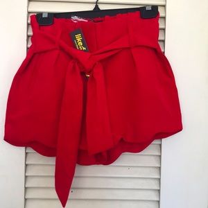 Beautiful Red Shorts w scalloped hem line.